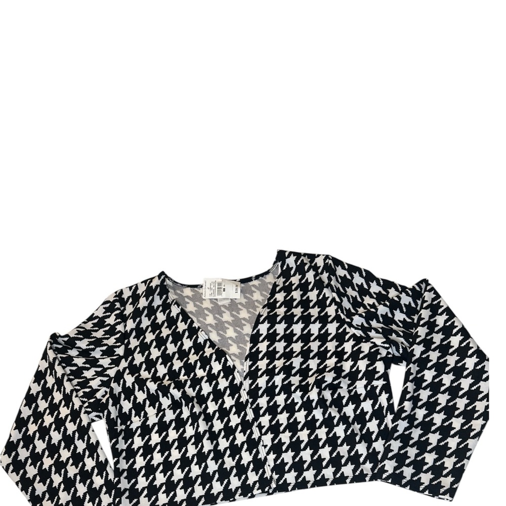 Stylish Black and White Houndstooth Blouse
